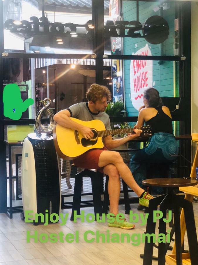 Enjoy House Hostel Chiang Mai Ngoại thất bức ảnh