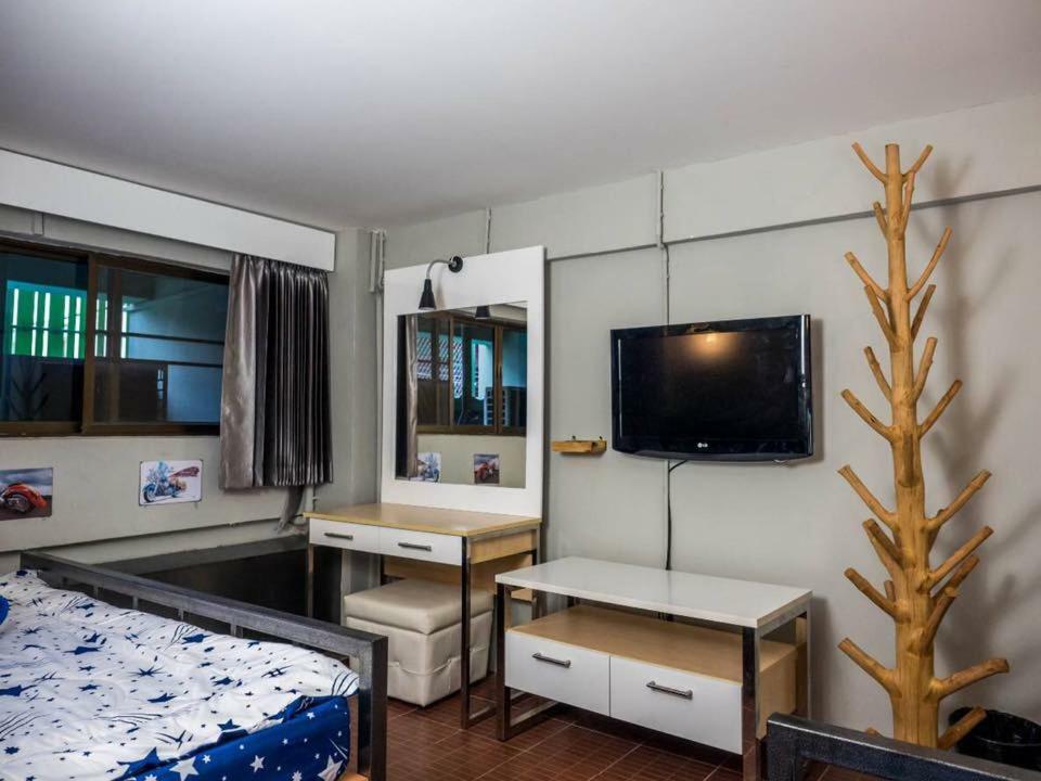 Enjoy House Hostel Chiang Mai Ngoại thất bức ảnh