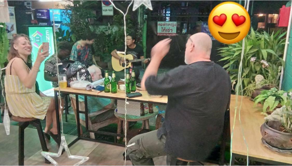 Enjoy House Hostel Chiang Mai Ngoại thất bức ảnh