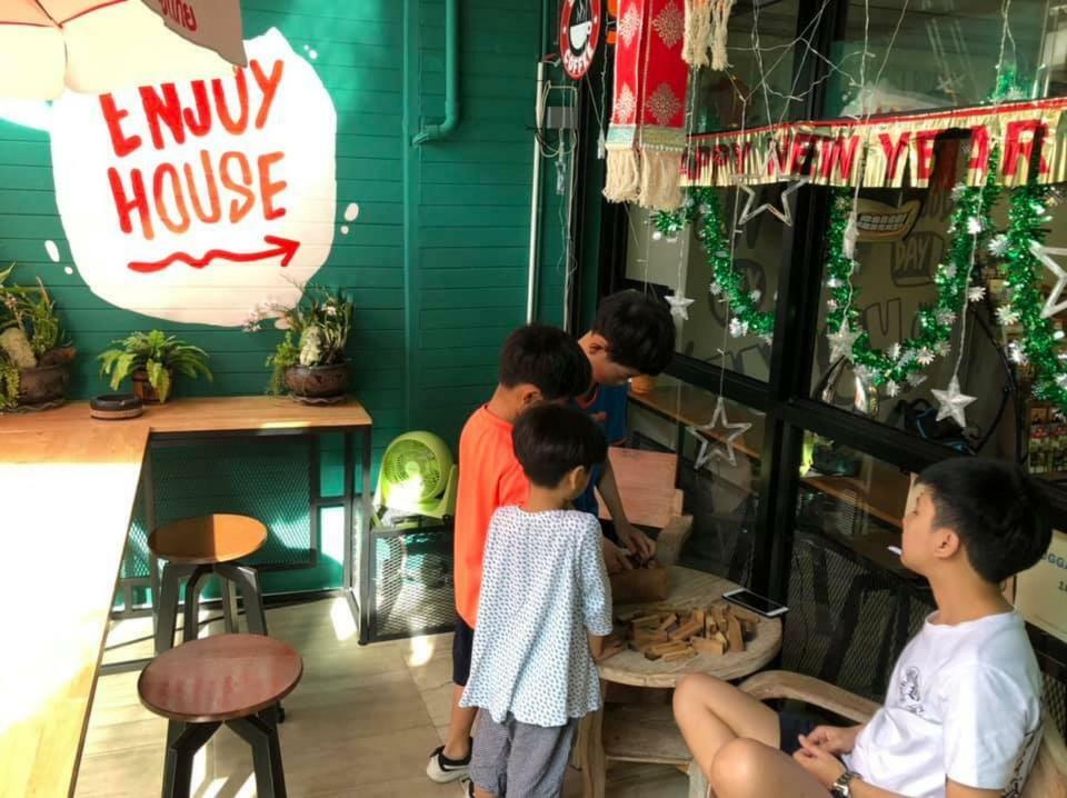 Enjoy House Hostel Chiang Mai Ngoại thất bức ảnh